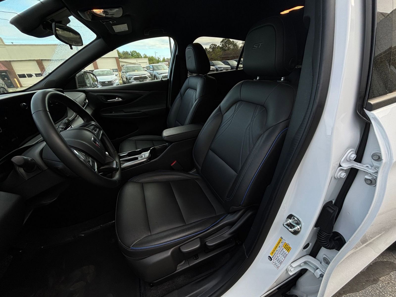 Used 2025 Buick Envista Sport Touring FWD image 29