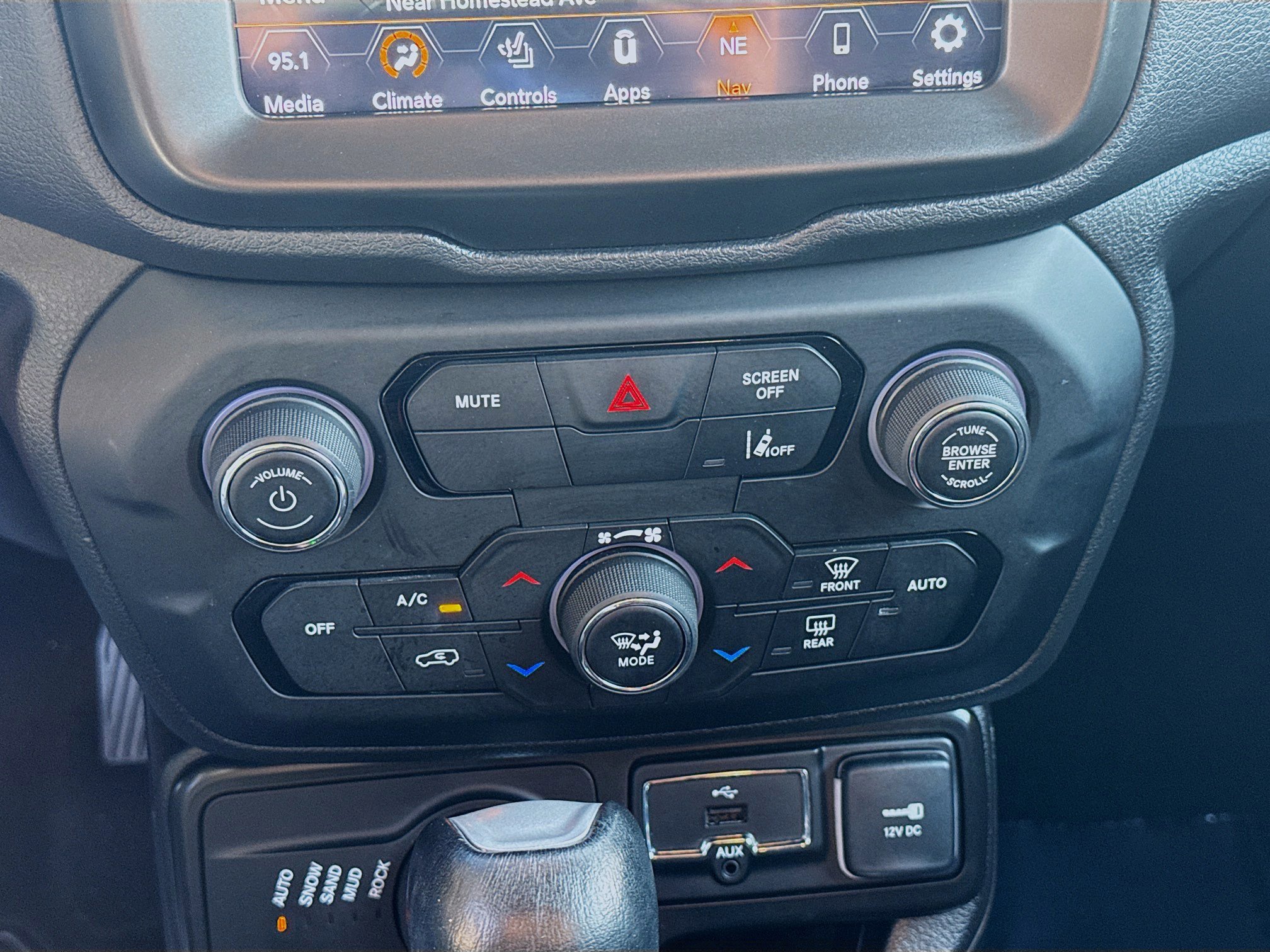 Used 2022 Jeep Renegade Trailhawk image 15