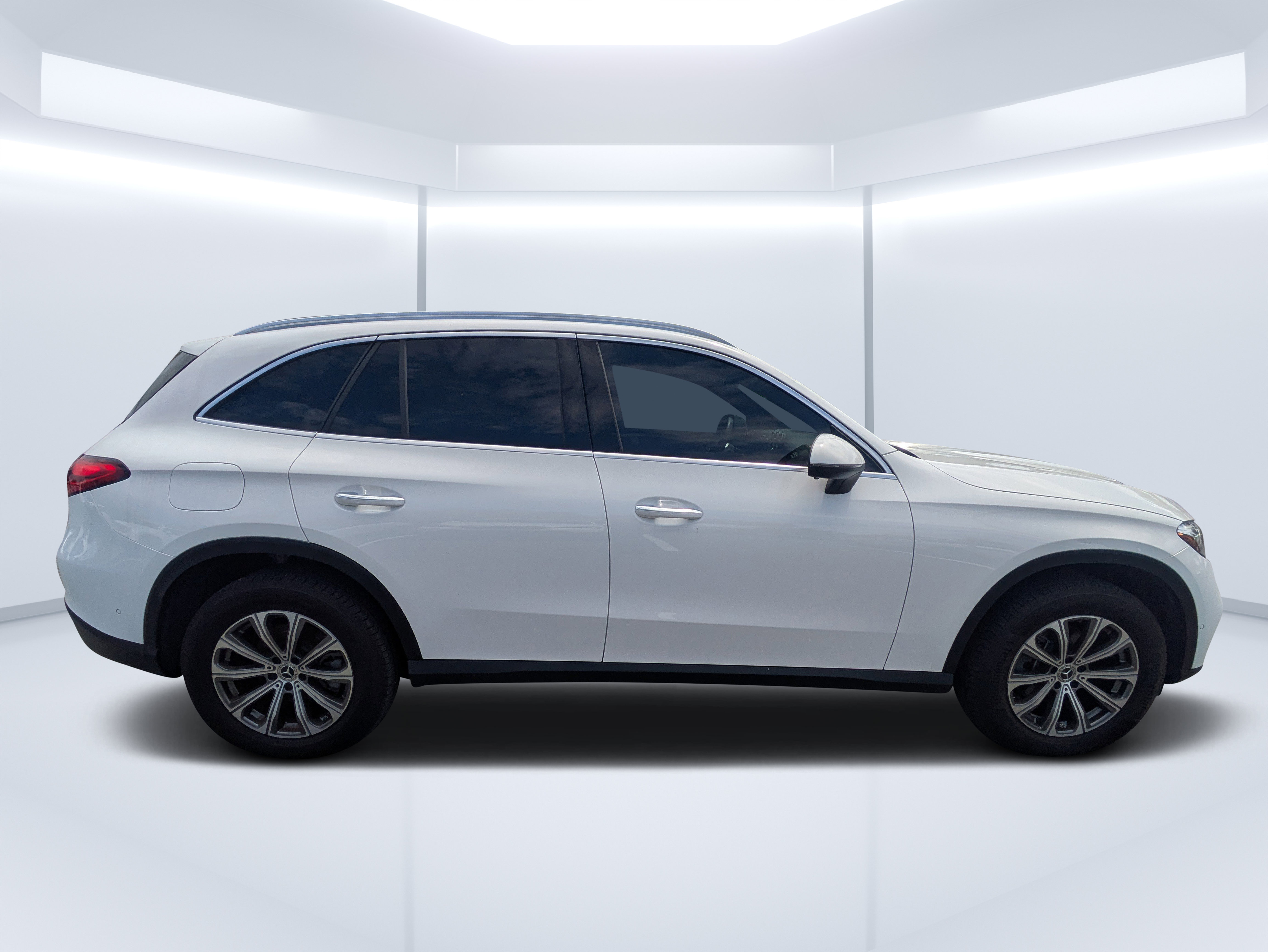 Certified 2025 Mercedes-Benz GLC 300 4MATIC image 2