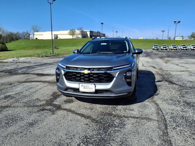 Used 2025 Chevrolet Trax LT w/ LT Convenience Package FWD image 44