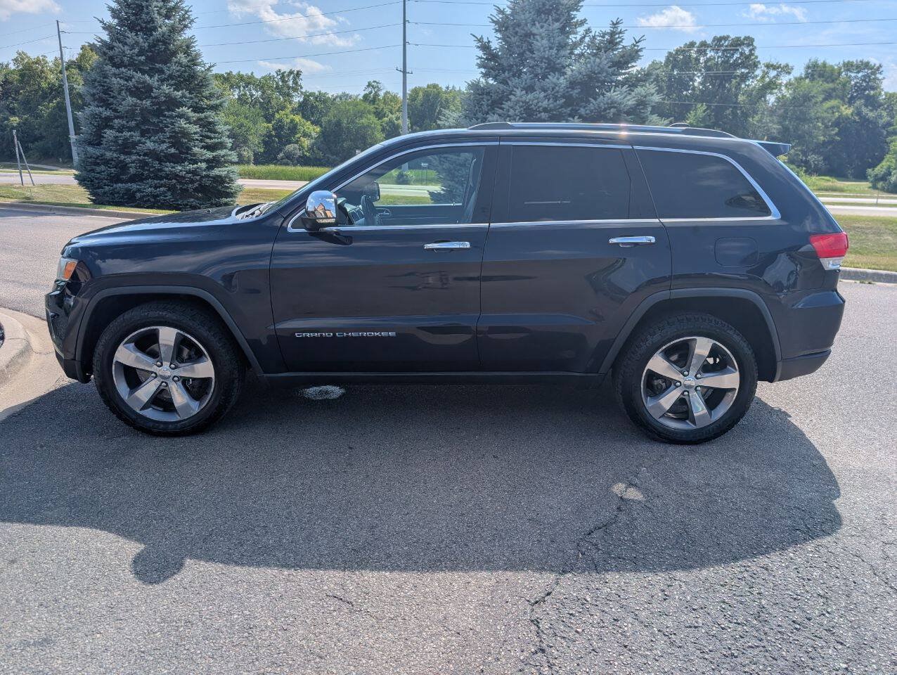 Used 2014 Jeep Grand Cherokee Limited w/ Trailer Tow Group IV AWD/4WD image 6