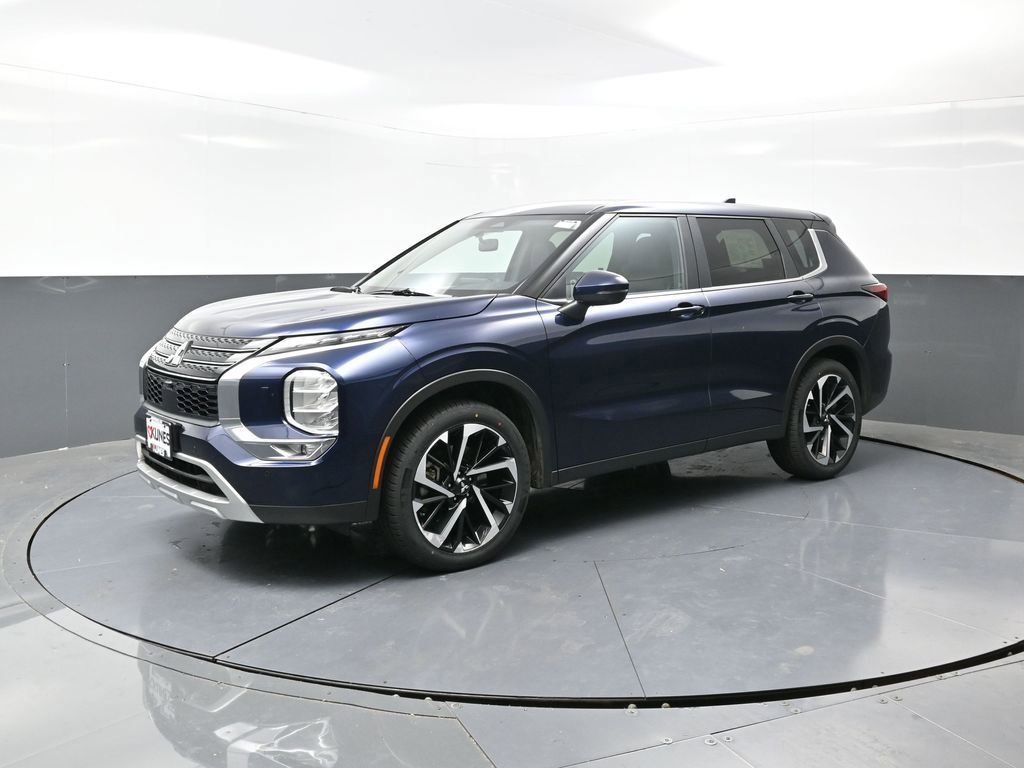 Used 2024 Mitsubishi Outlander AWD image 10