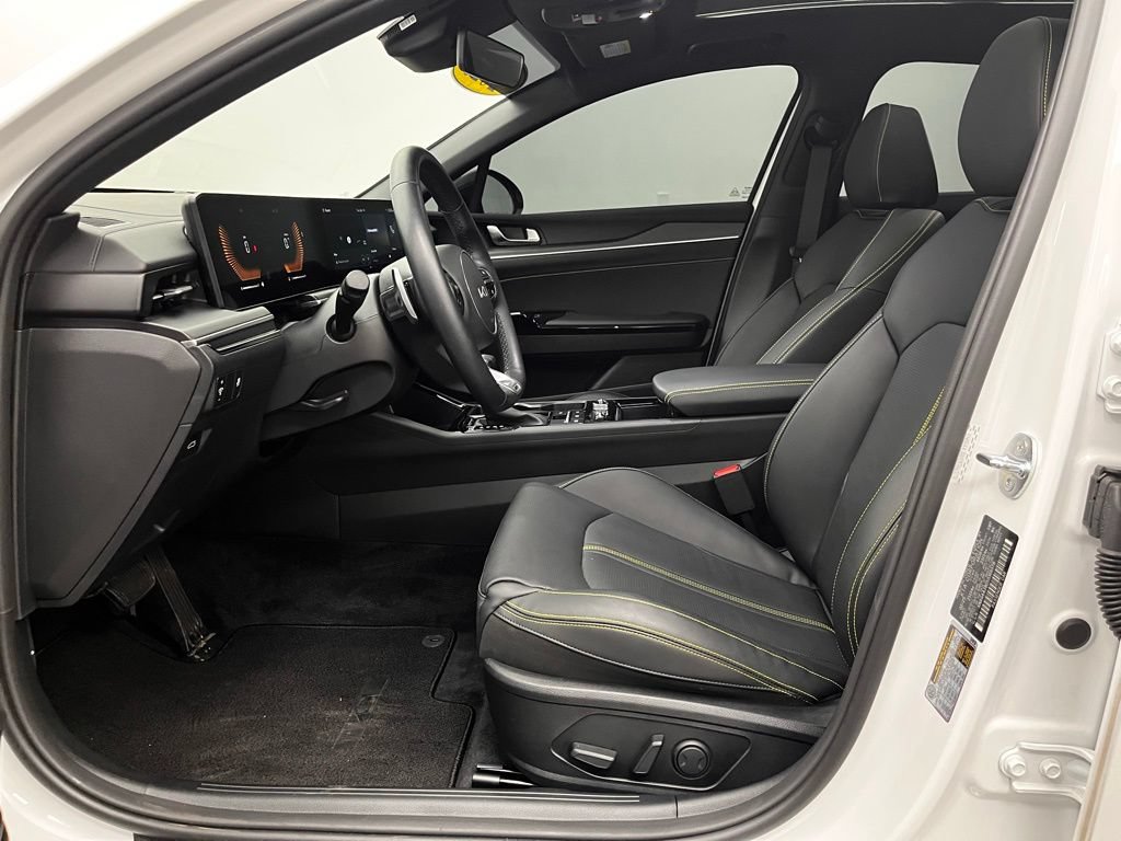 Used 2025 Kia K5 GT FWD image 18
