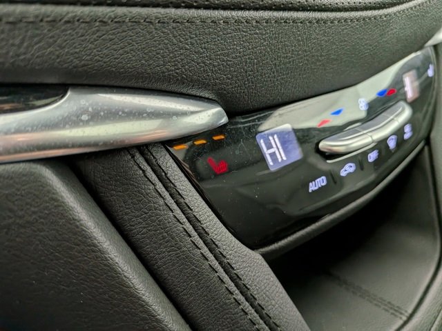 Certified 2025 Cadillac XT5 Premium Luxury w/ LPO, Floor Liner Package image 9