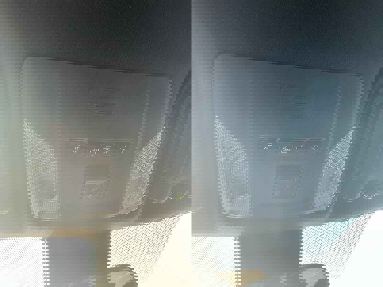 Used 2022 Toyota Corolla SE w/ Carpet Mat Package (TMS) image 21