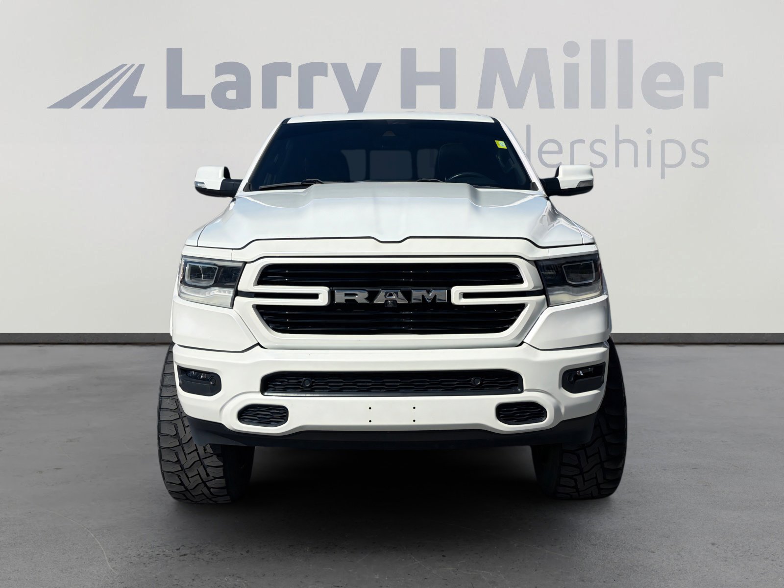 Used 2019 RAM 1500 Laramie AWD/4WD image 8