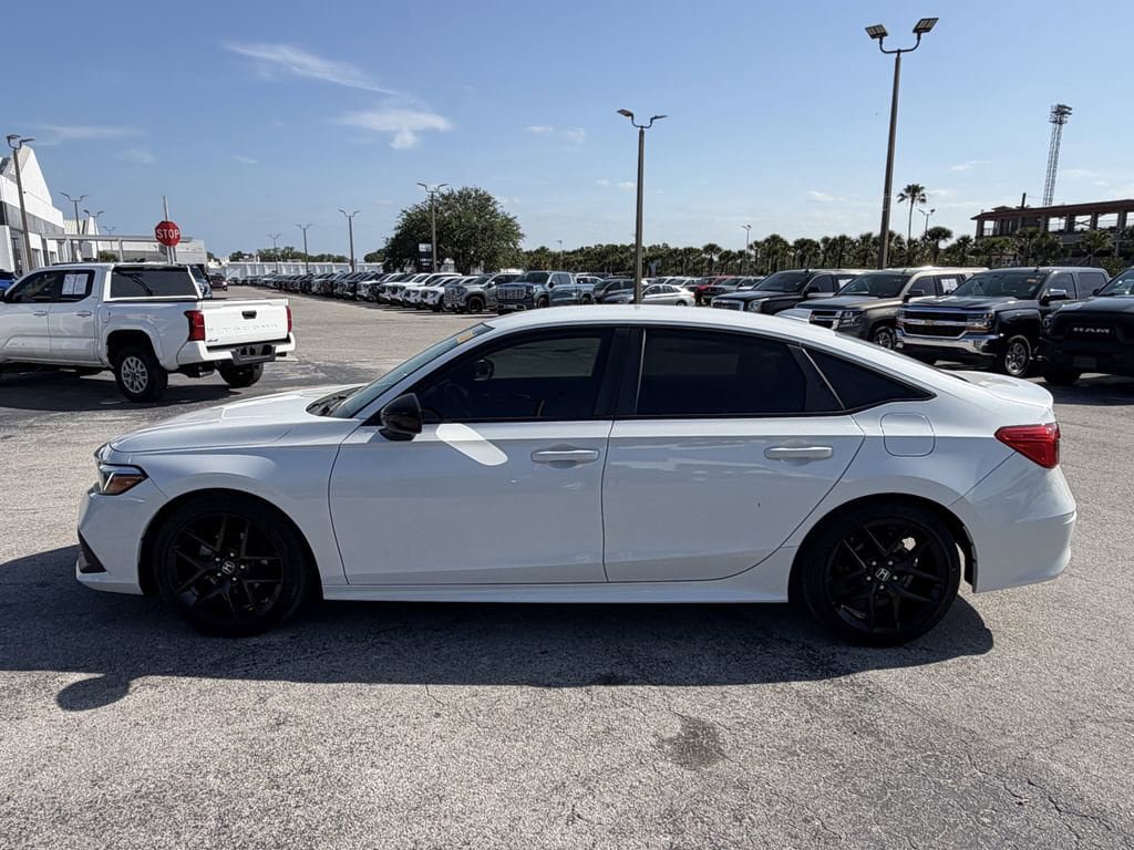 Used 2023 Honda Civic Sport image 8