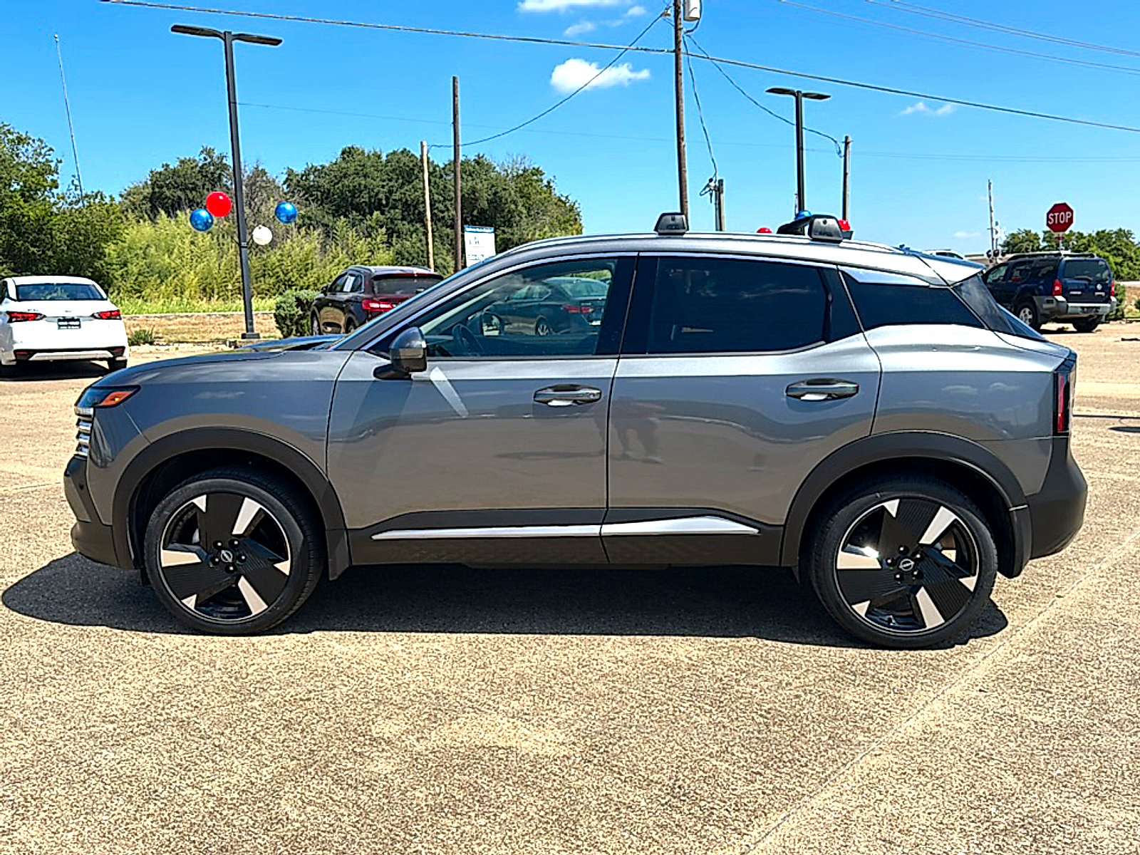 Certified 2025 Nissan Kicks SR FWD image 4