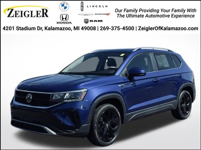 Used 2023 Volkswagen Taos SE w/ Panoramic Sunroof Package image 1