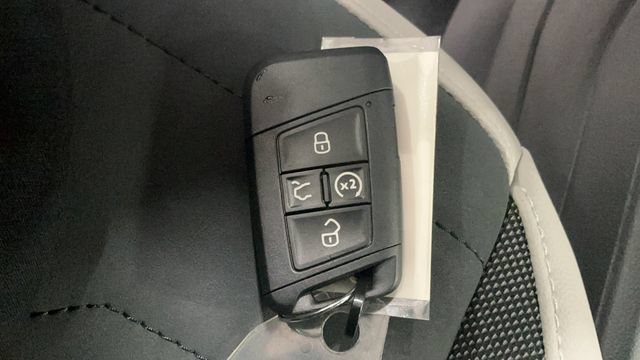 New 2026 Volkswagen Taos SE AWD/4WD image 37