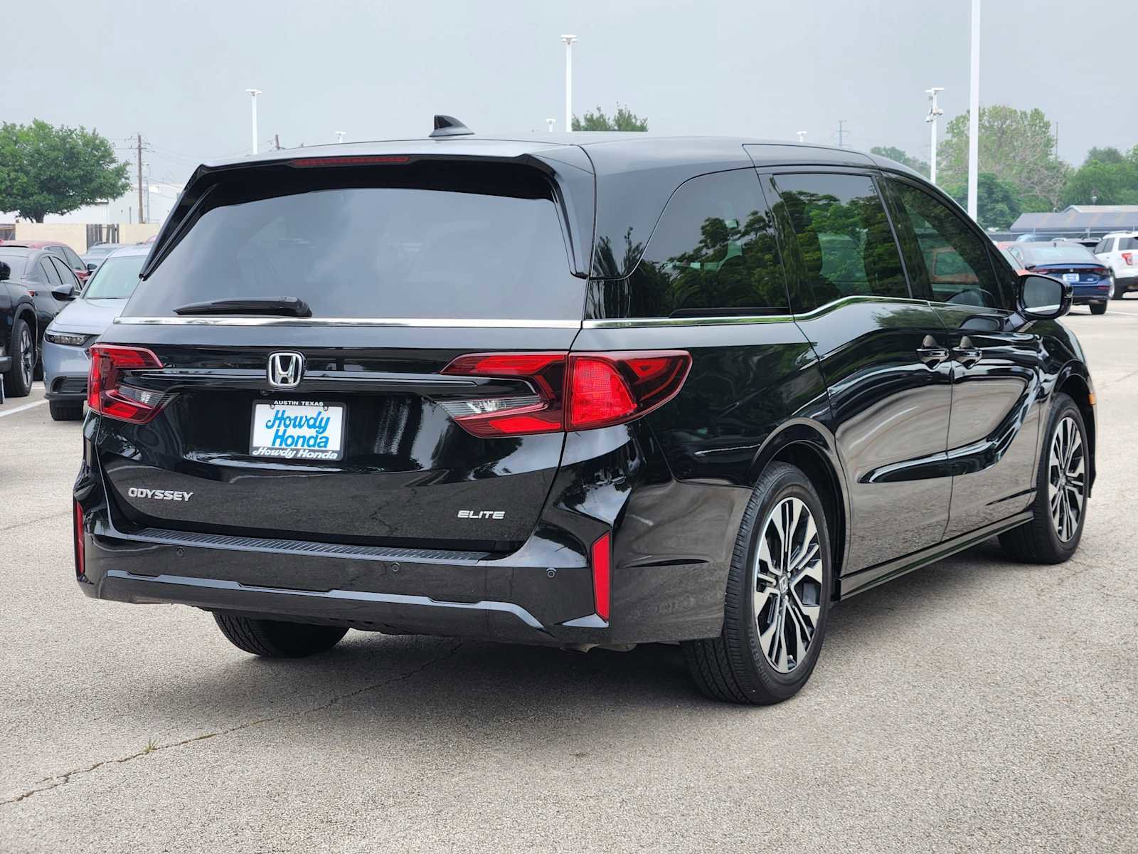 Used 2025 Honda Odyssey Elite image 6