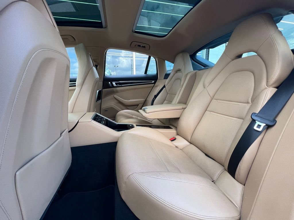 Used 2018 Porsche Panamera 4 image 20