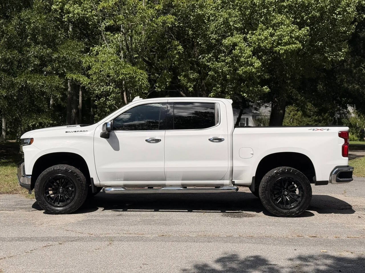 Used 2020 Chevrolet Silverado 1500 LTZ w/ LTZ Plus Package AWD/4WD image 2