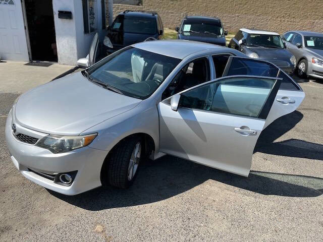 Used 2014 Toyota Camry SE image 20