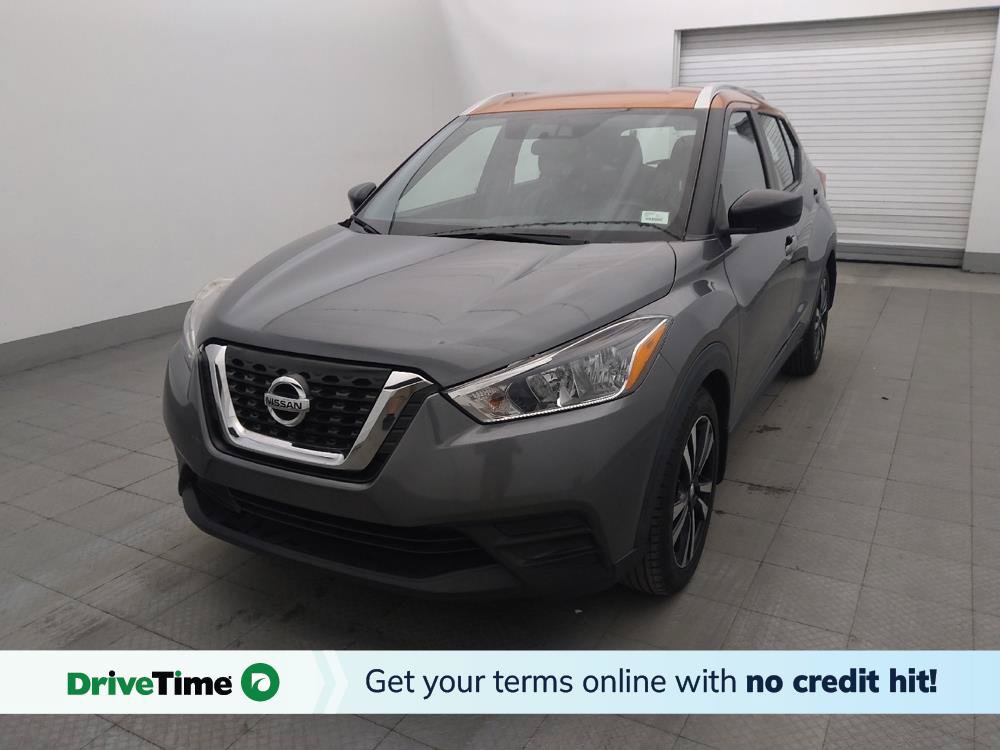 Used 2019 Nissan Kicks SV FWD image 1