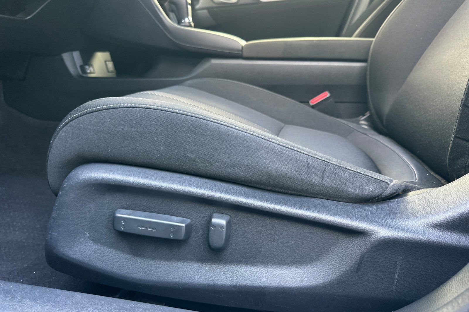 Used 2019 Honda Civic EX image 14