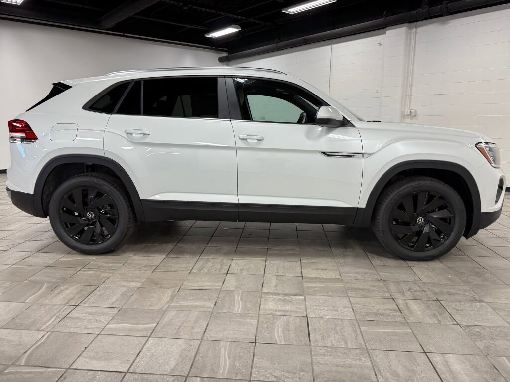 New 2026 Volkswagen Atlas Cross Sport SE image 8