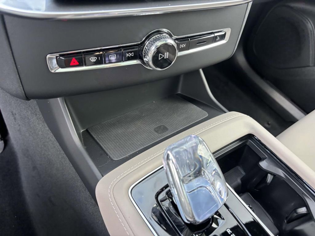 New 2026 Volvo XC90 T8 Plus w/ Protection Package Premier image 23