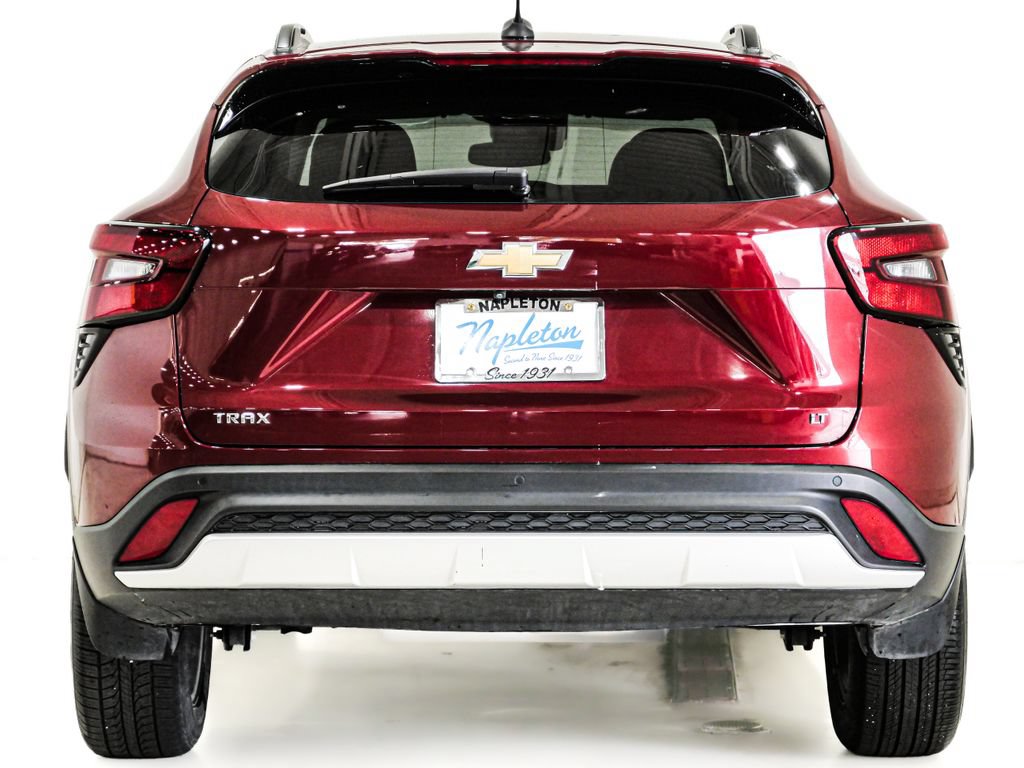 Used 2024 Chevrolet Trax LT w/ Driver Confidence Package FWD image 7