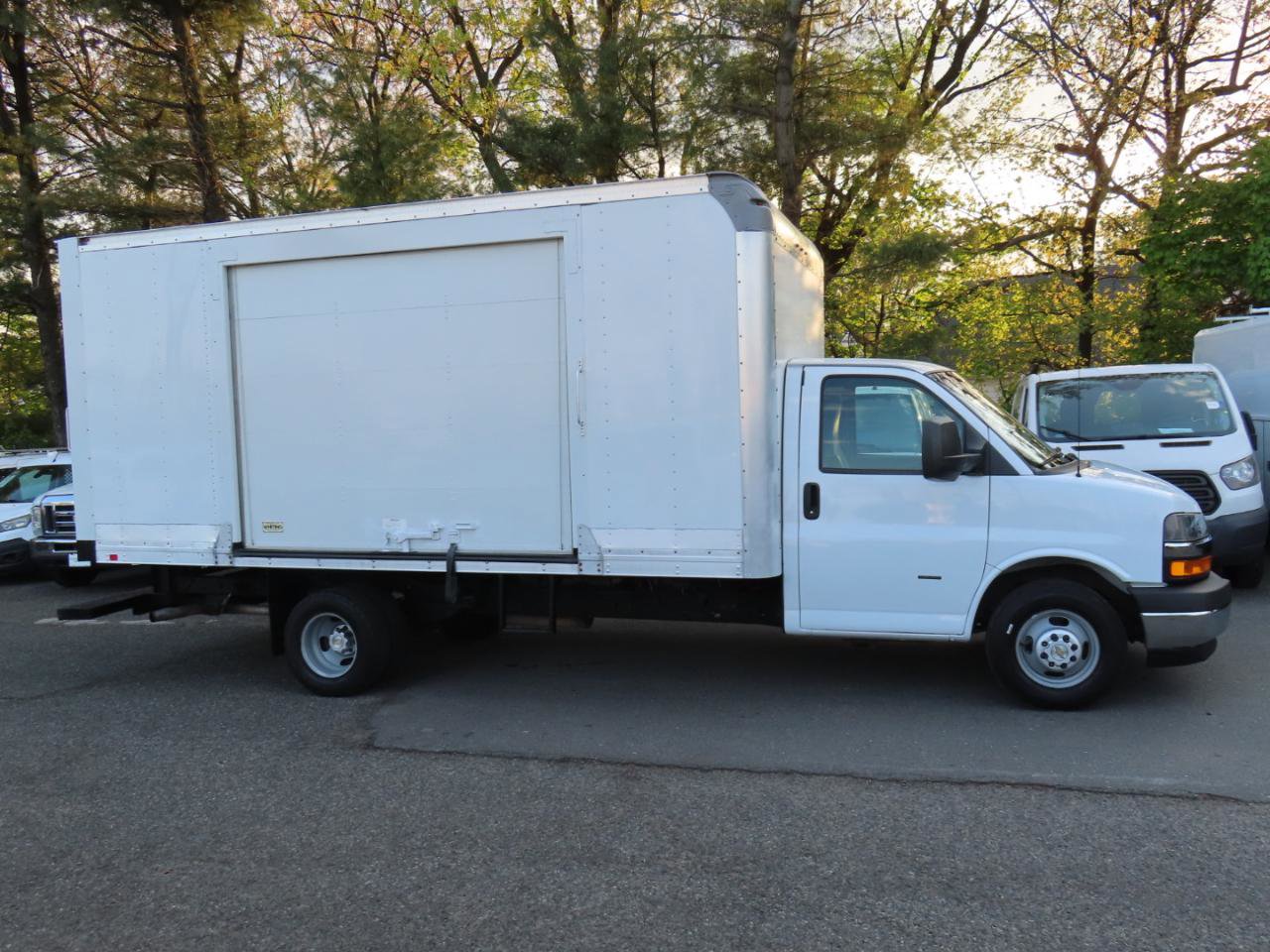 Used 2022 Chevrolet Express 3500 w/ Power Convenience Package RWD image 22