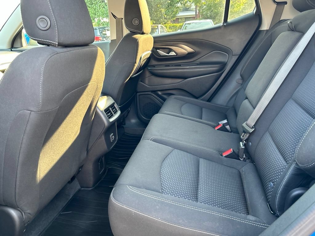 Used 2024 GMC Terrain SLE w/ Driver Convenience Package FWD image 23