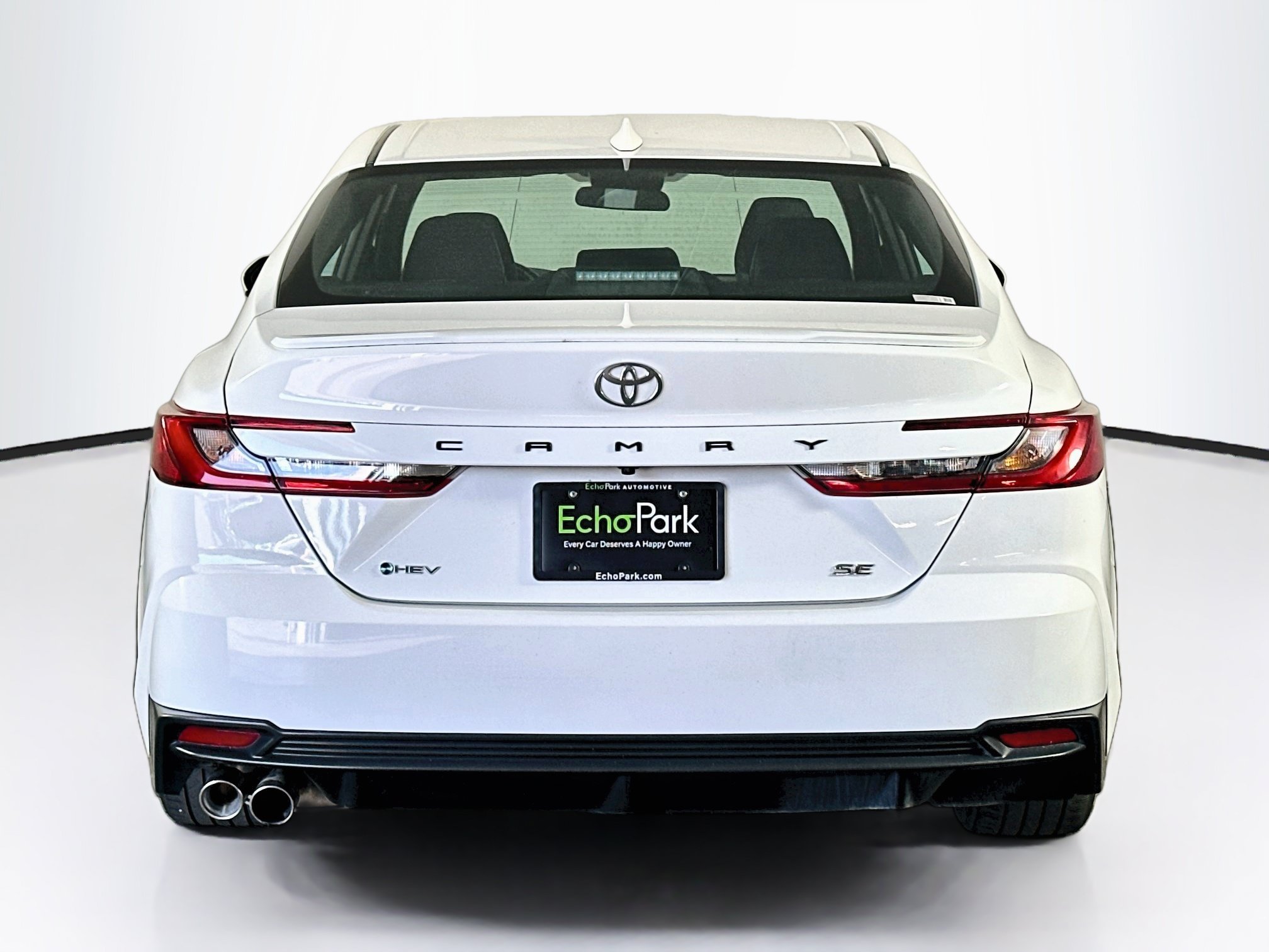 Used 2025 Toyota Camry SE FWD image 7