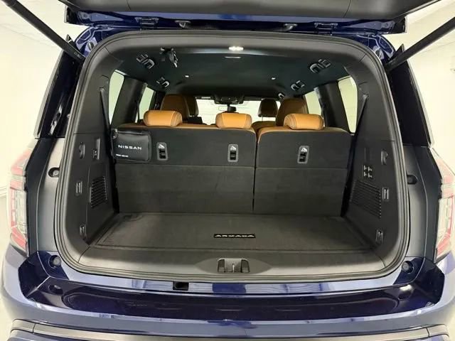 Used 2025 Nissan Armada SL image 8