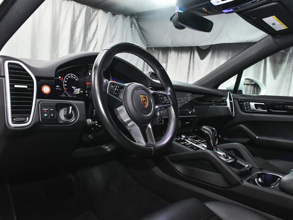 Used 2022 Porsche Cayenne Coupe image 23