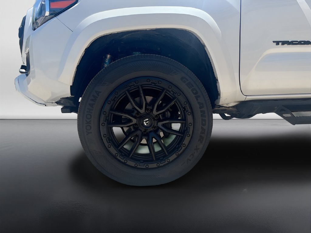 Used 2022 Toyota Tacoma TRD Sport AWD/4WD image 30