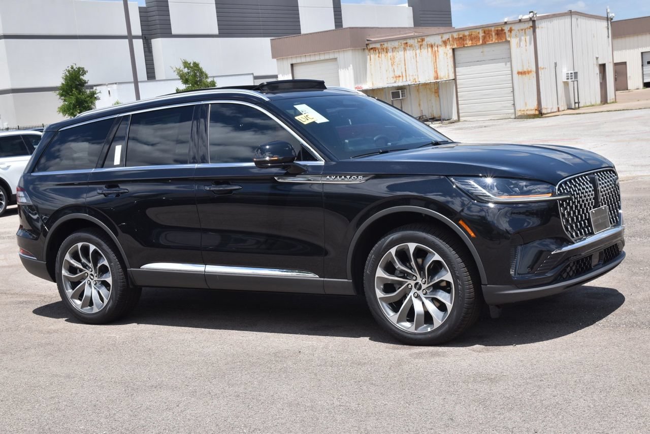 New 2026 Lincoln Aviator Reserve w/ Illumination Package AWD/4WD image 4