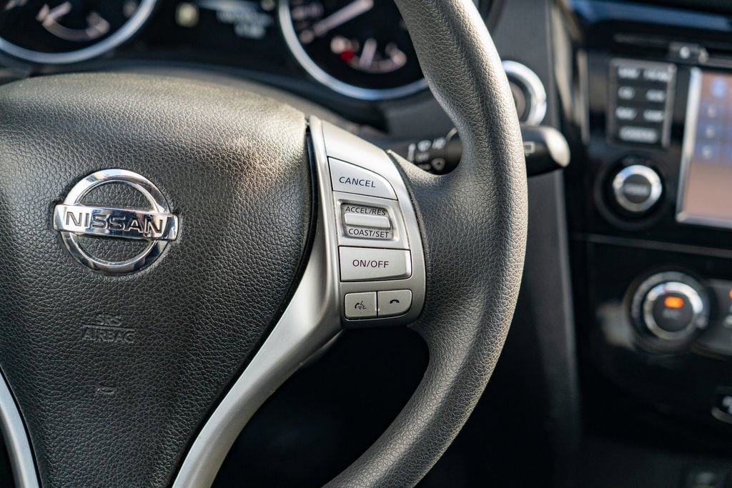 Used 2016 Nissan Rogue SL image 21