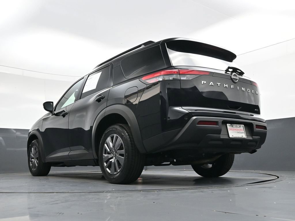 Used 2025 Nissan Pathfinder SV image 38
