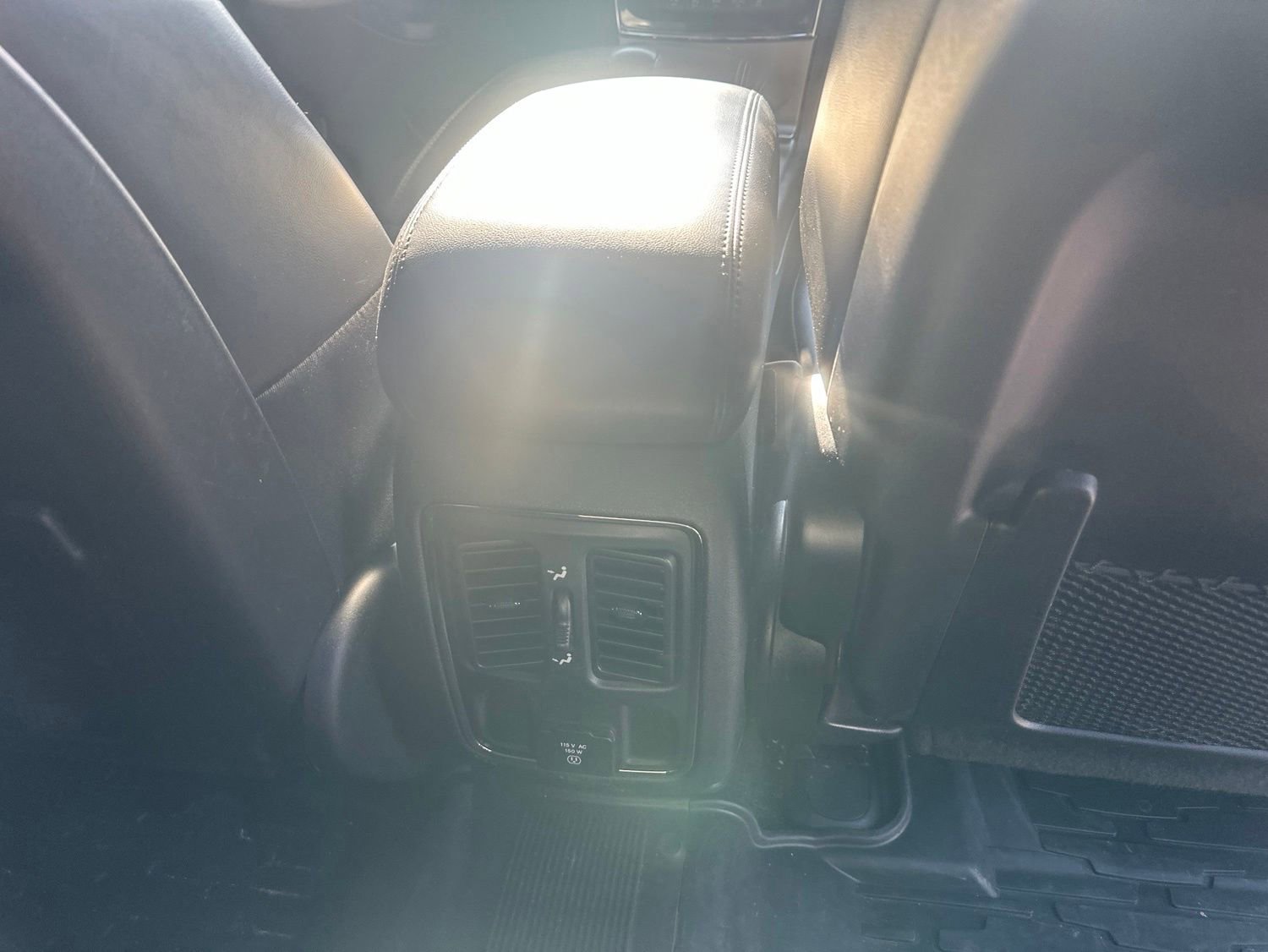 Used 2019 Jeep Grand Cherokee Altitude AWD/4WD image 13