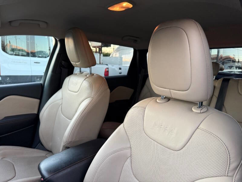 Used 2015 Jeep Cherokee Limited w/ Luxury Group image 21