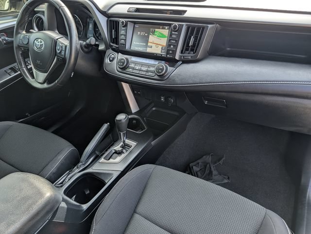 Used 2016 Toyota RAV4 XLE w/ Convenience Package FWD image 31