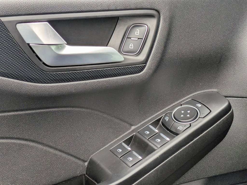 Used 2025 Ford Escape ST-Line AWD/4WD image 14