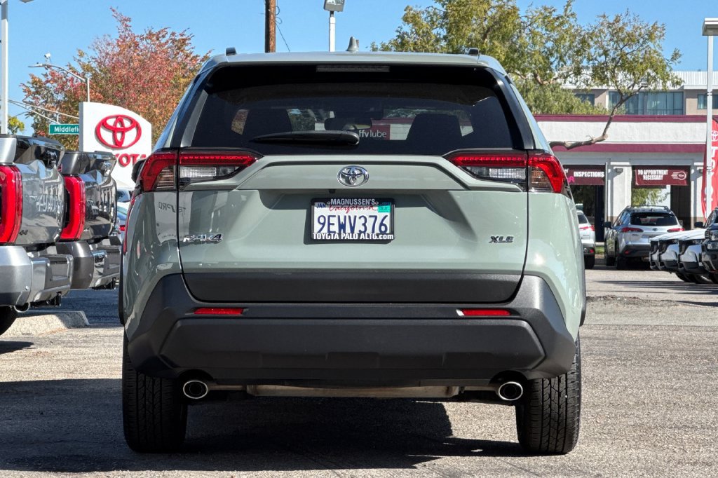 Certified 2023 Toyota RAV4 XLE w/ Convenience Package FWD image 4