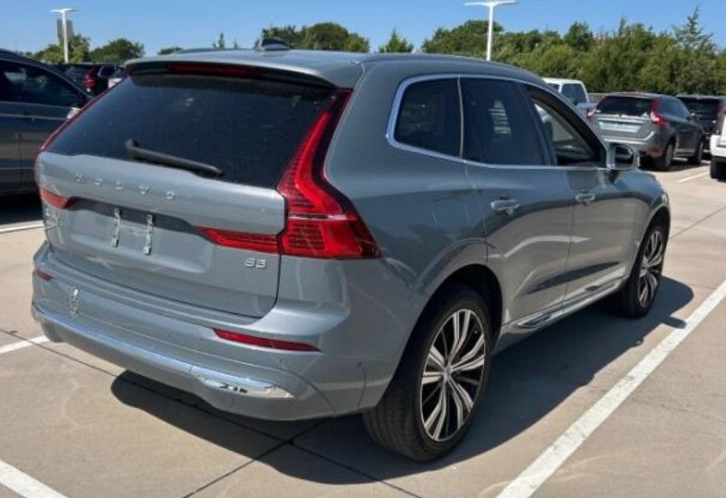 Used 2023 Volvo XC60 B5 Plus FWD image 5