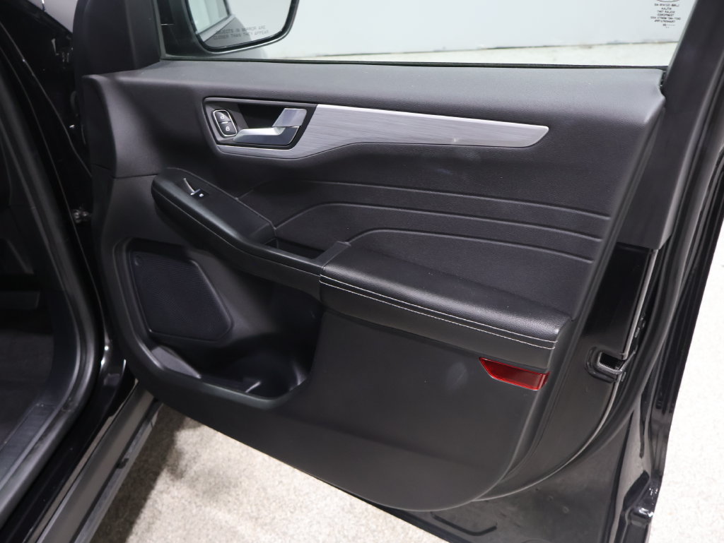 Used 2023 Ford Escape Platinum AWD/4WD image 25