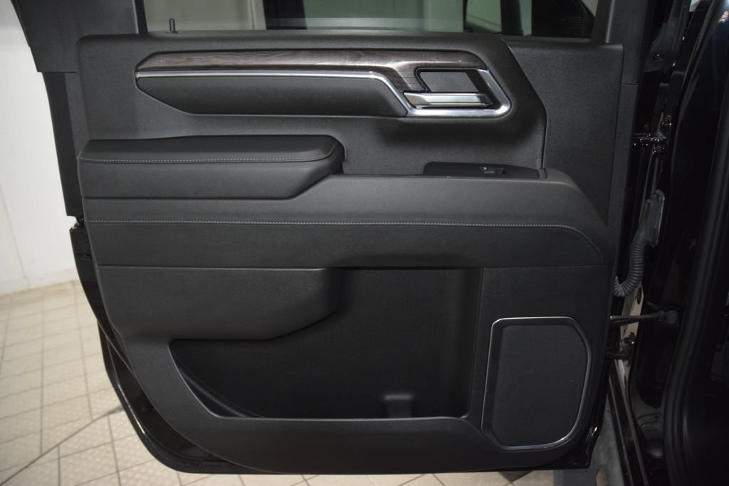 Used 2024 Chevrolet Silverado 2500 LTZ w/ LTZ Convenience Package AWD/4WD image 50