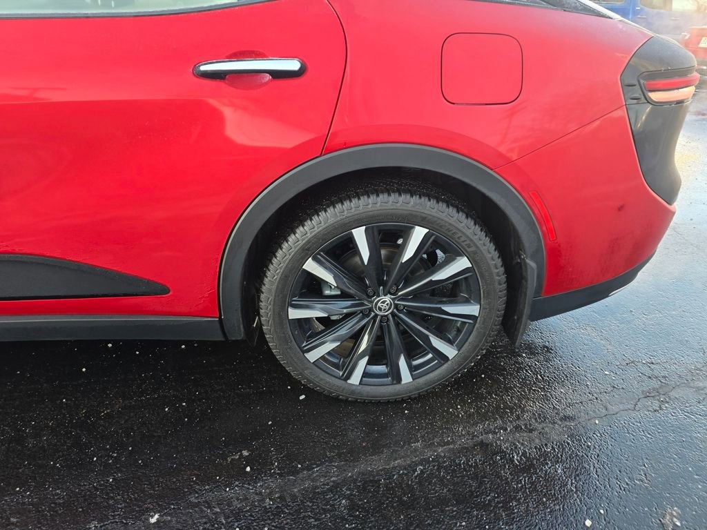 Certified 2023 Toyota Crown Platinum image 4