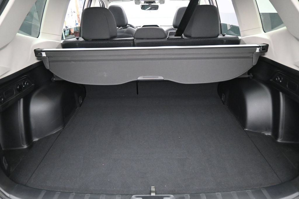 Used 2021 Subaru Forester Premium AWD/4WD image 32