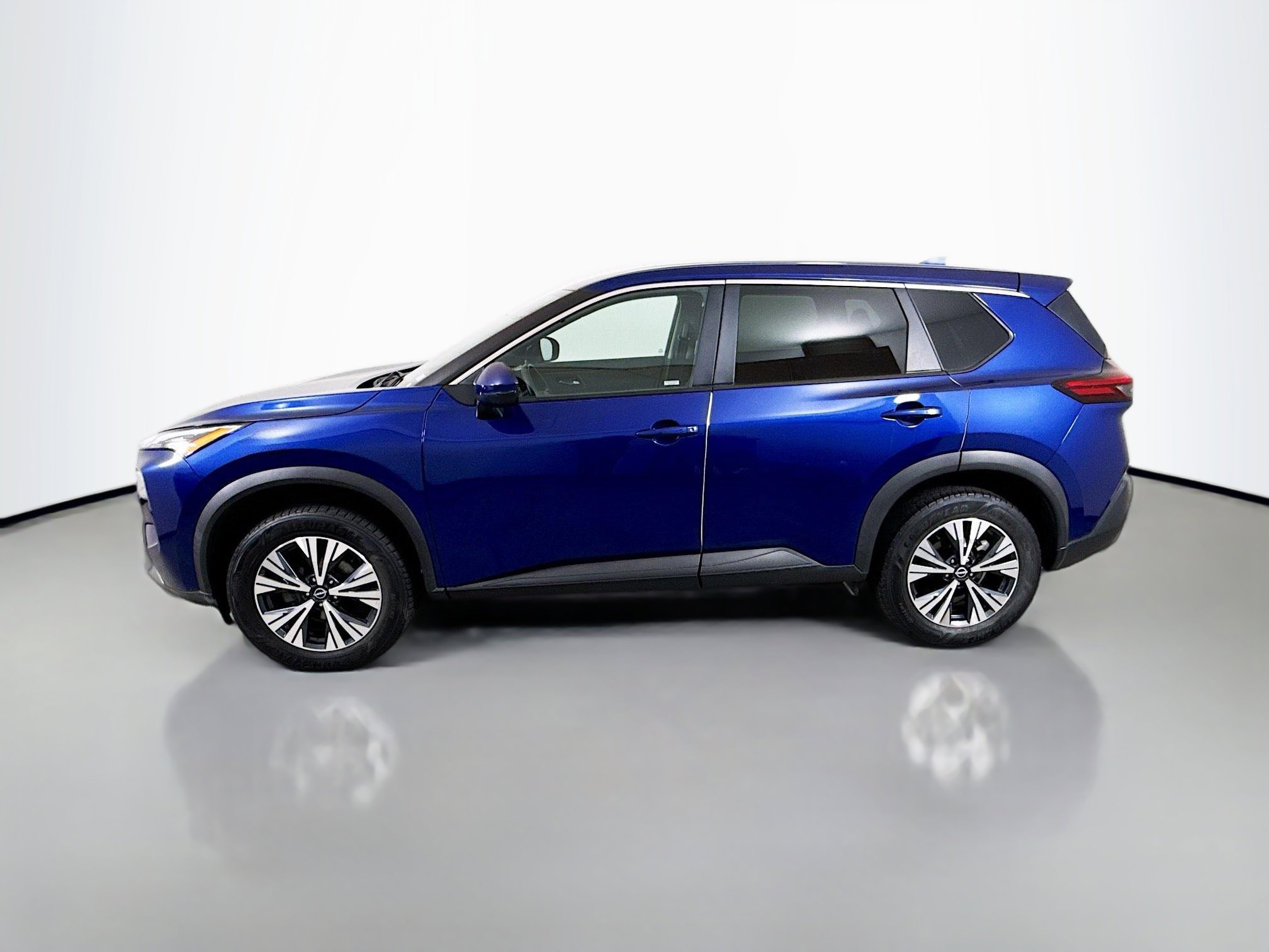 Used 2022 Nissan Rogue SV AWD/4WD image 4