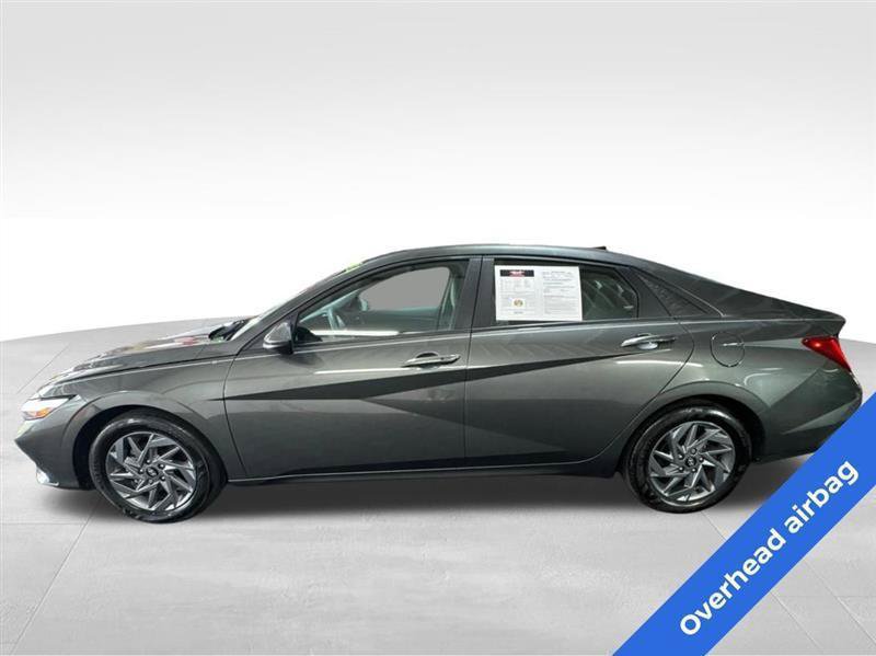 Used 2024 Hyundai Elantra Blue FWD image 8