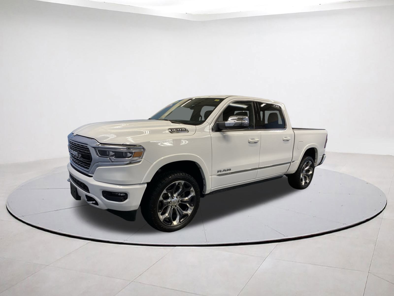 Certified 2023 RAM 1500 Limited w/ Body Color Bumper Group image 3