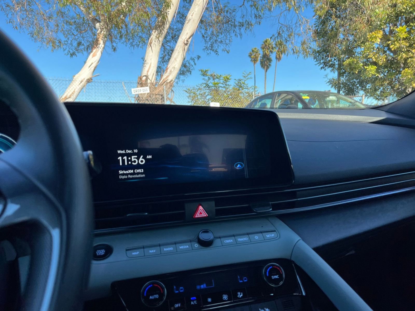 Used 2025 Hyundai Elantra Limited image 18