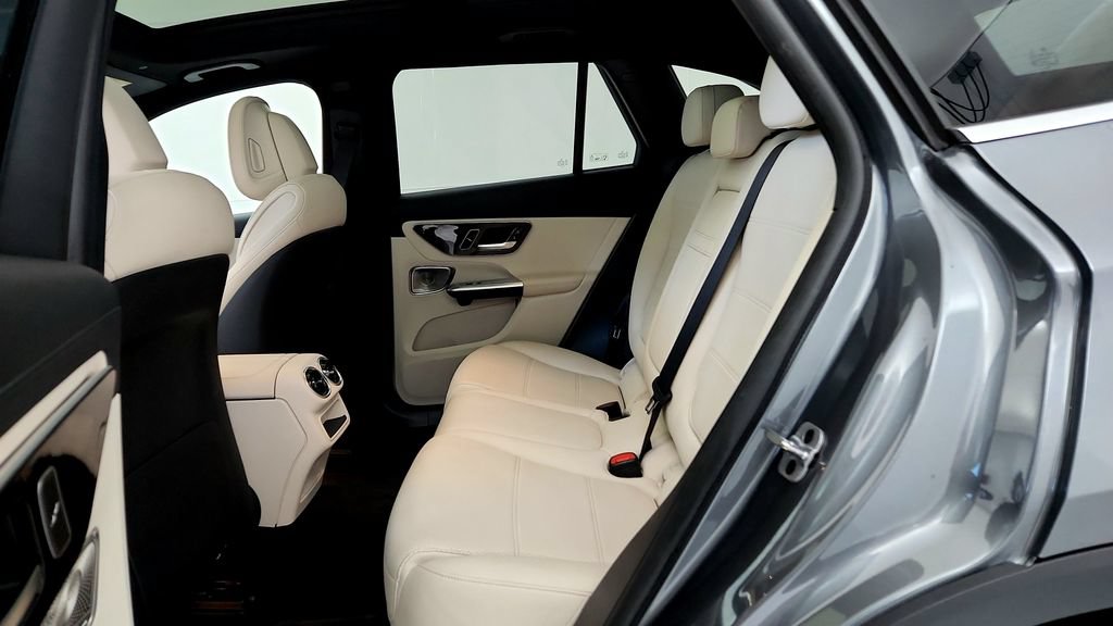 Used 2023 Mercedes-Benz GLC 300 4MATIC image 21
