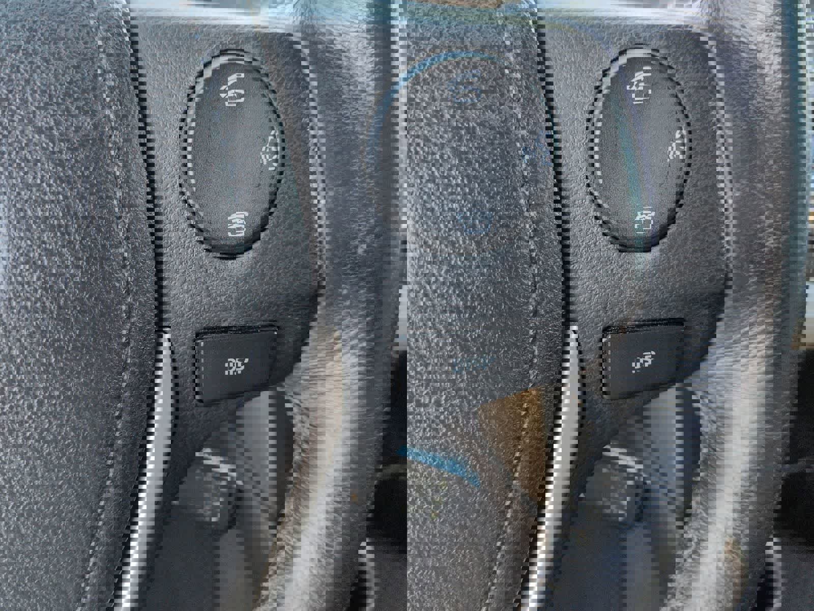 Used 2015 Toyota RAV4 Limited image 23