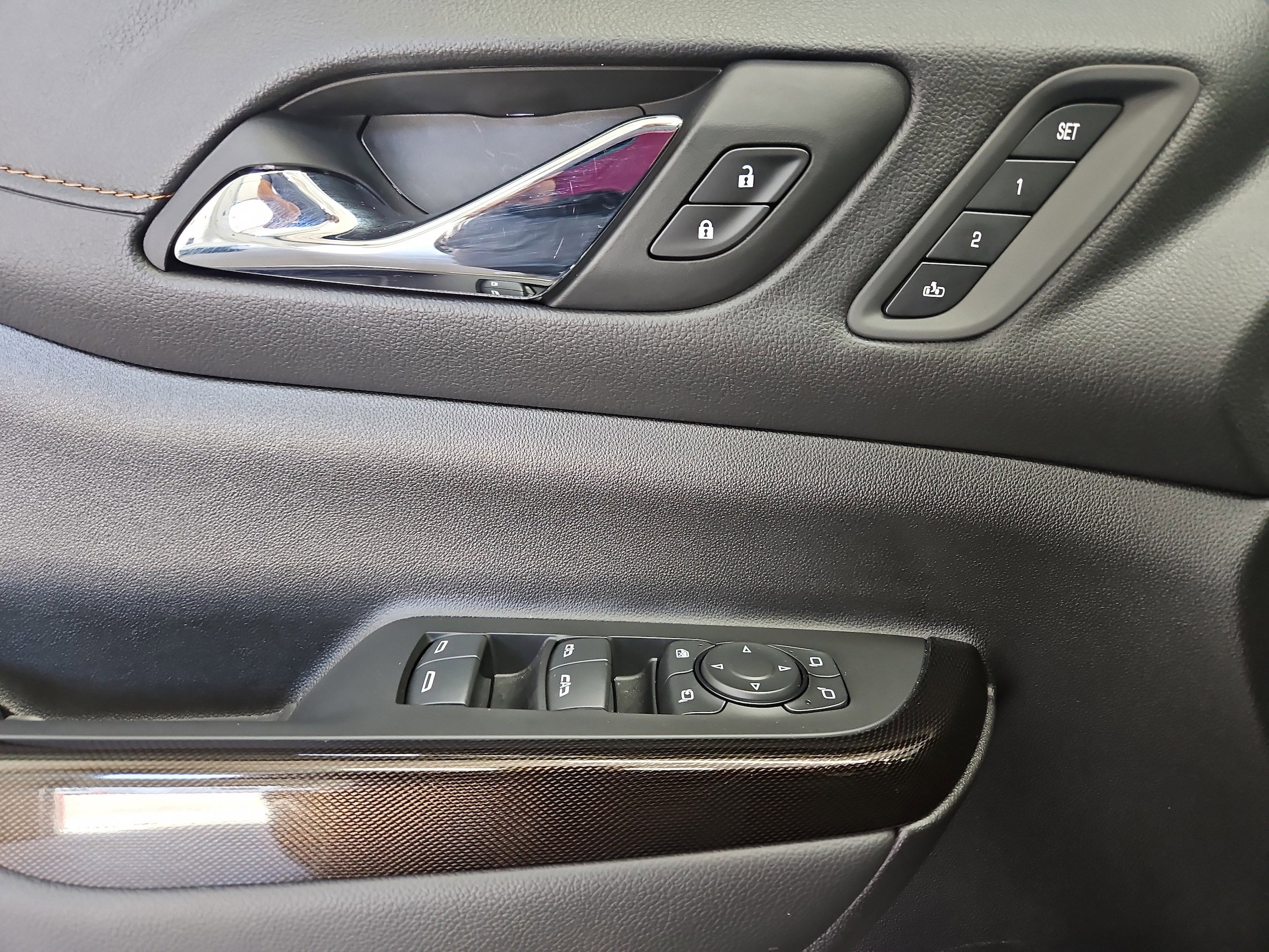 Used 2023 GMC Acadia AT4 w/ Technology Package image 7