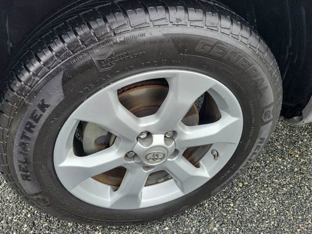 Used 2012 Toyota RAV4 Limited image 17